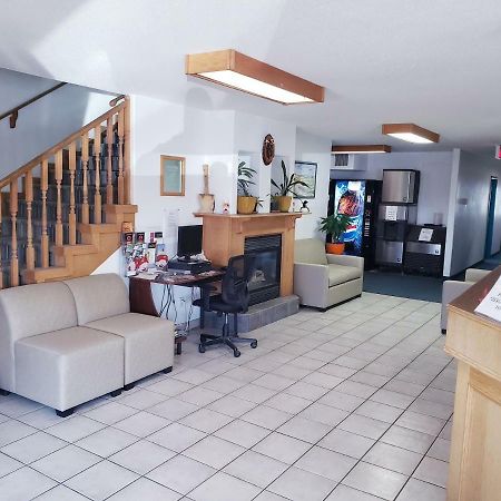 Travel-Inn Resort & Campground Saskatoon Buitenkant foto