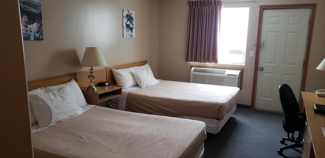 Travel-Inn Resort & Campground Saskatoon Buitenkant foto