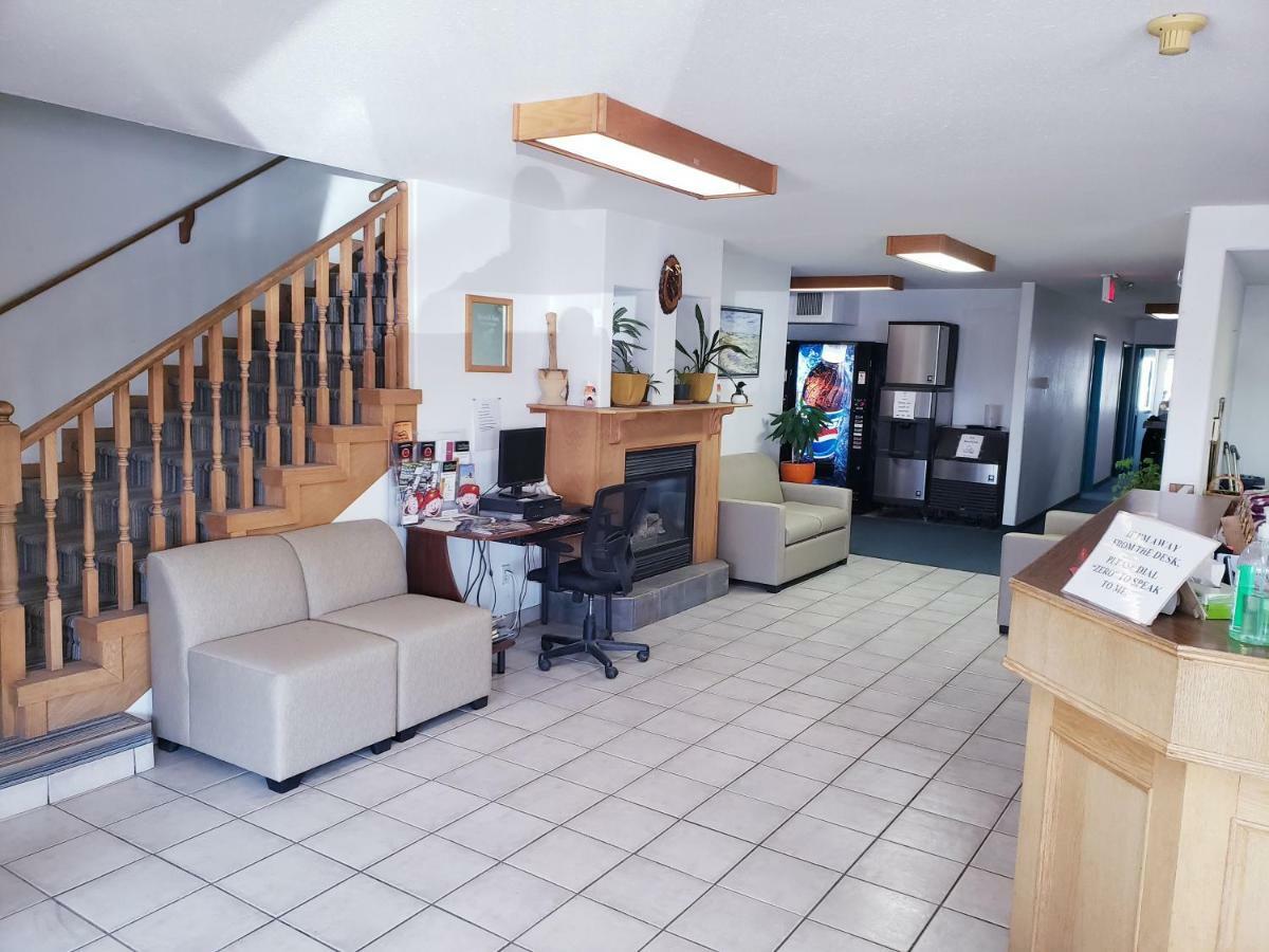 Travel-Inn Resort & Campground Saskatoon Buitenkant foto