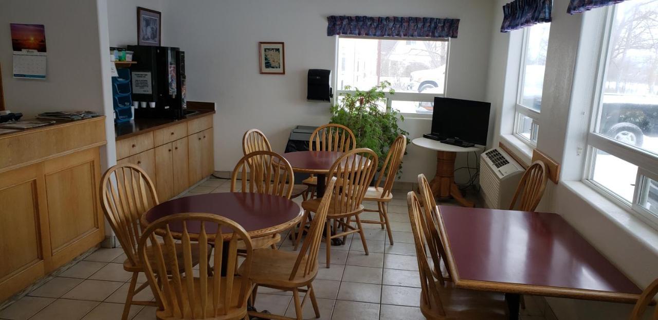Travel-Inn Resort & Campground Saskatoon Buitenkant foto